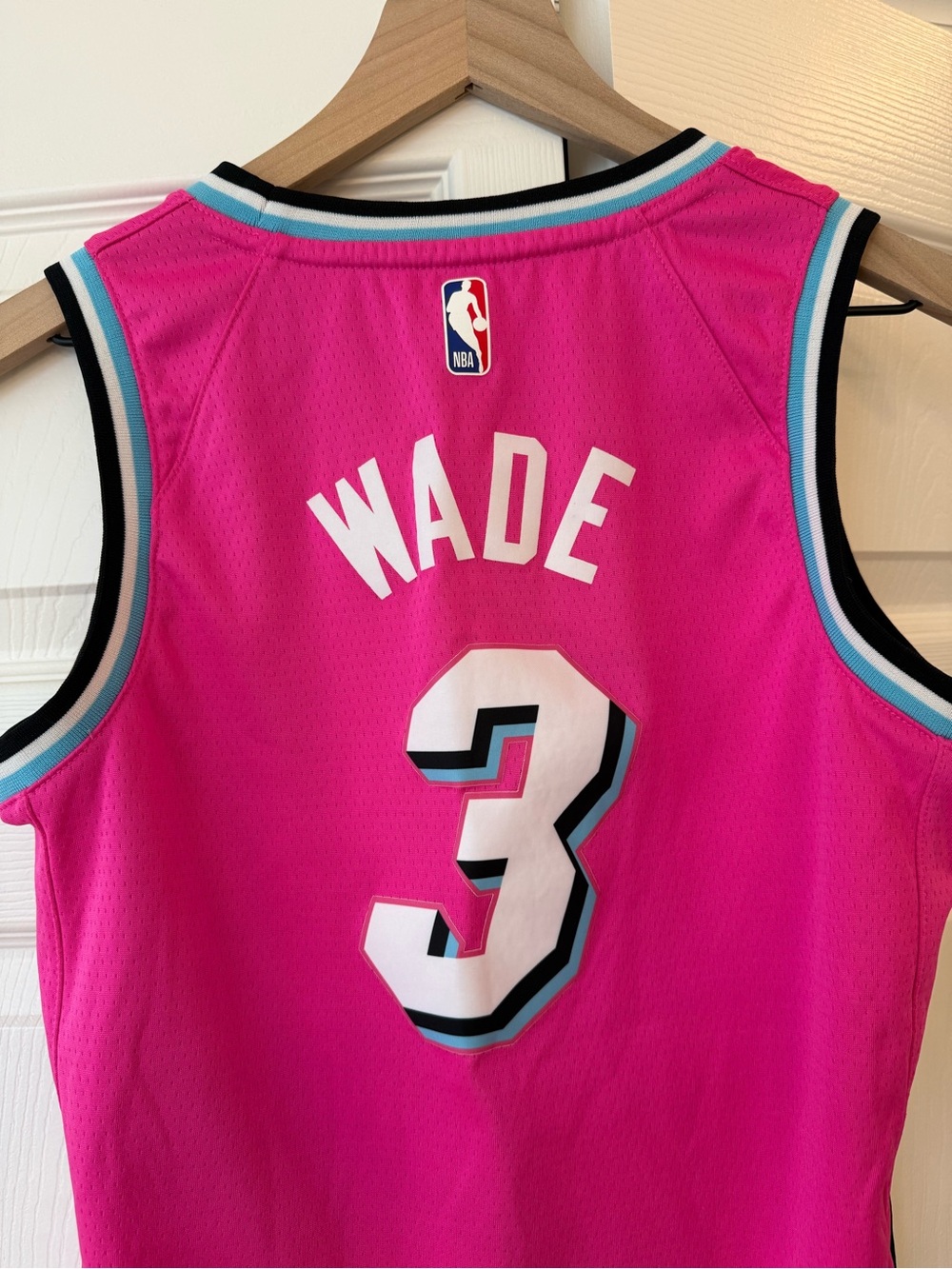 Nike Miami Heat Dwyane Wade #3 Pink Vice Swingman Jersey Youth Medium - Picture 7 of 7